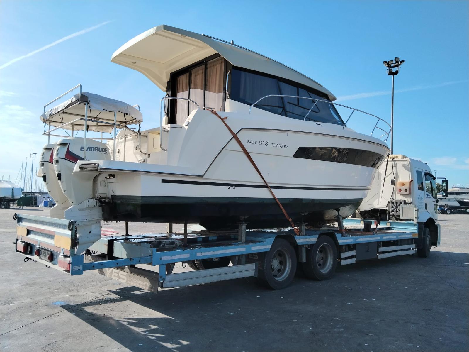 Marina tekne taşıma hizmeti